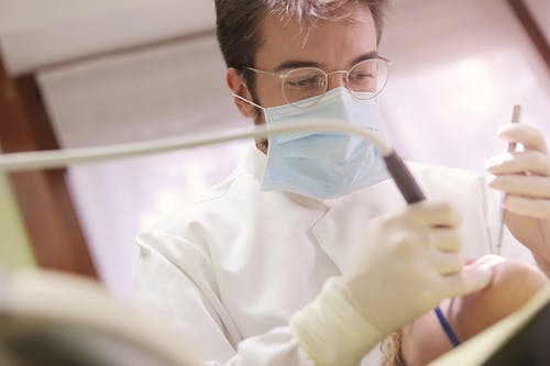 牙齿矫正器的作用是什么？