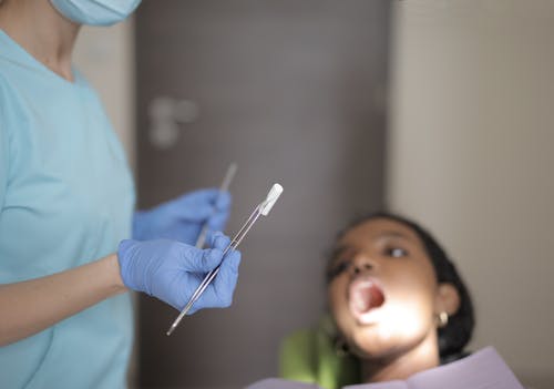种植牙齿痛苦吗，过程中有哪些不适?