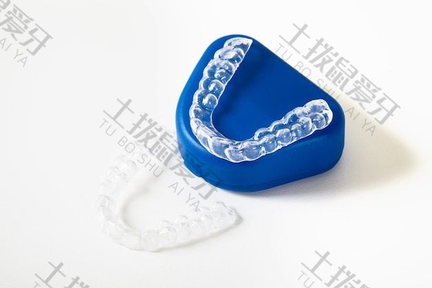 隐形牙套