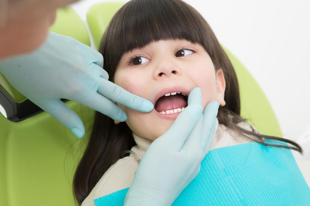 儿童早期干预矫正牙齿的好处和弊端