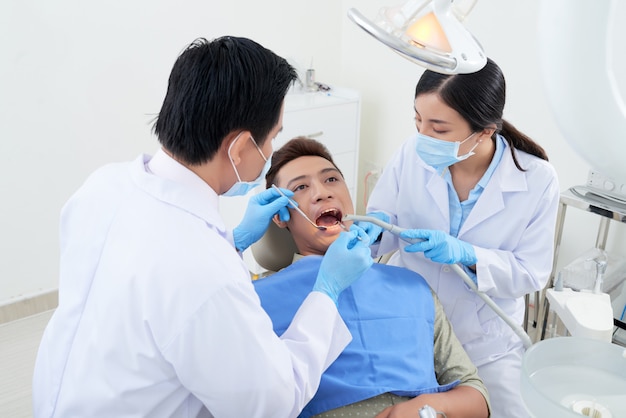 为何要注意保守治疗而非根管治疗