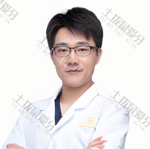 闫振