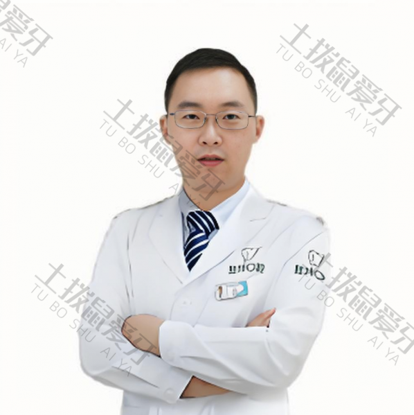 覃杰