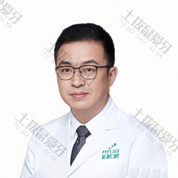 周炜