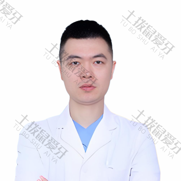 张巍
