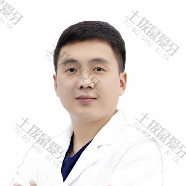 王朕
