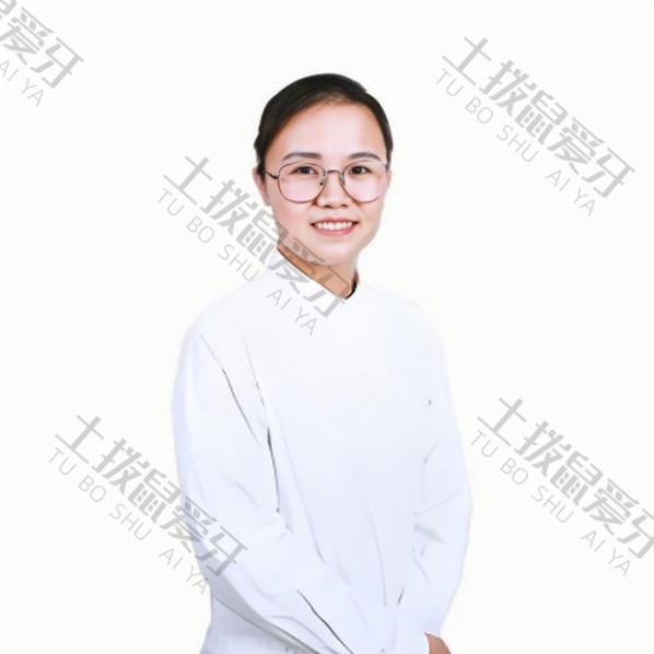 陈堃