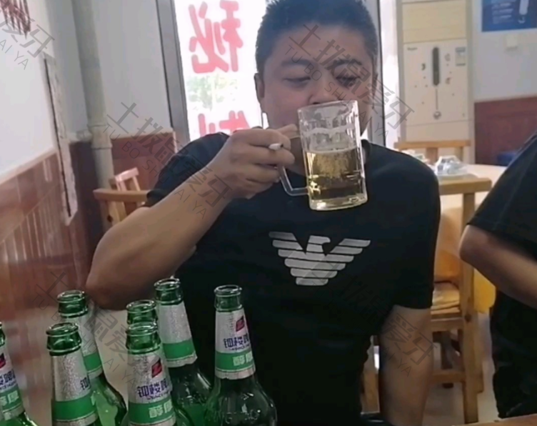 种植牙后喝酒了没事吧